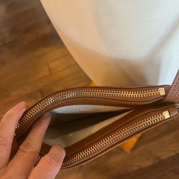 Radley London tan / brown crossbody purse 9” x 6” - Picture 5 of 10